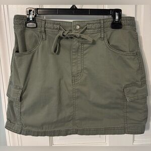 Hollister Green Cargo Skirt Large